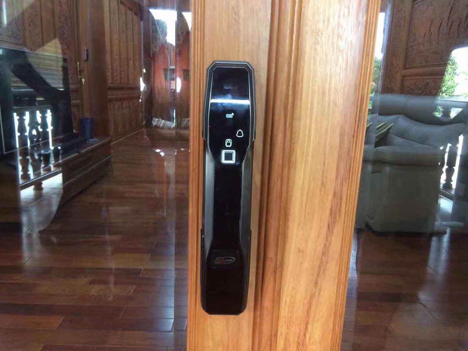 4. Lắp đặt khoá cửa phù hợp với nhiều kiến trúc nhà