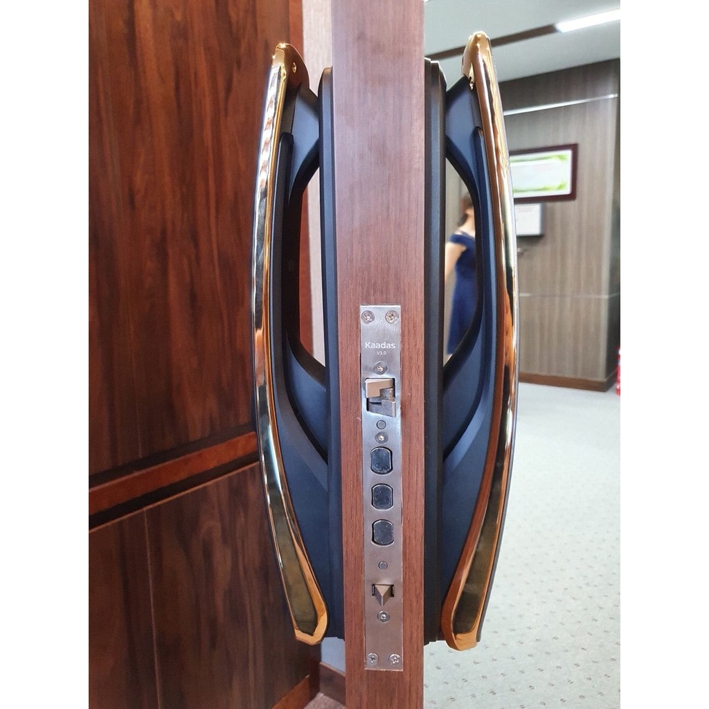 Khoá cửa vân tay cao cấp Kaadas Lamborghini 7 3. Lắp đặt phù hợp cho nhiều kiến trúc nhà, trên nhiều chất liệu cửa