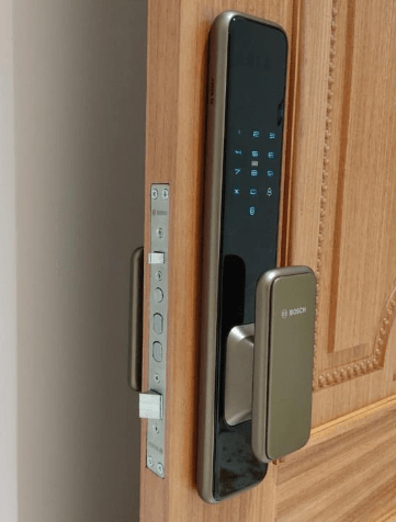 2. Khóa vân tay Bosch EL 600K sử dụng chất liệu cao cấp