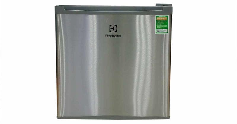 Tủ lạnh mini Electrolux 50 lít EUM0500SB 4 Tủ lạnh Electrolux EUM0500SB thiết kế nhỏ gọn, lắp đặt cho mọi không gian