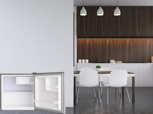 Khay kính bền bỉ, an toàn trên tủ lạnh EUM0500SB