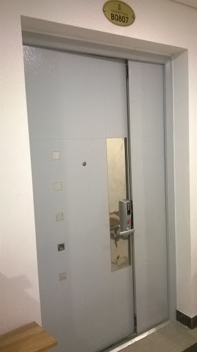 Khóa cửa vân tay ADEL US3 8908 10 7. Hình ảnh lắp đặt thực tế khoá cửa Adel-8908