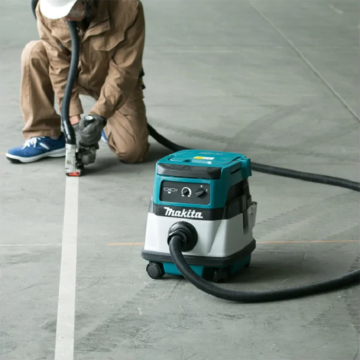 Máy hút bụi công nghiệp Makita DVC860LZ sở hữu thiết kế nhỏ gọn, tiện dụng