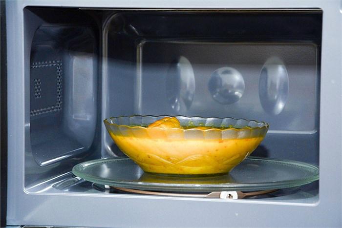 9 Tác dụng và chức năng của lò vi sóng bạn cần phải biết 3 Chức năng hâm nóng tiện lợi