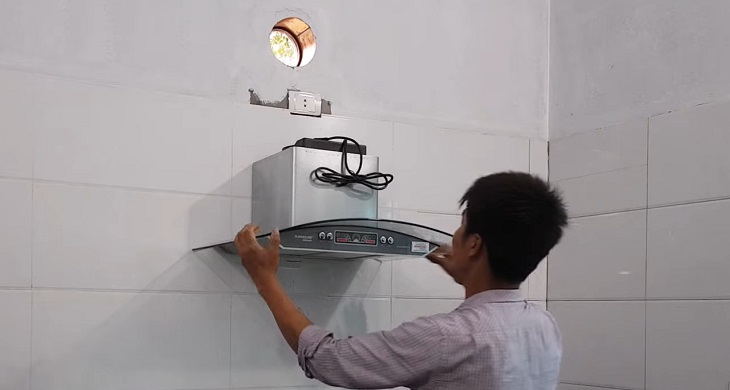 Lắp đặt máy hút mùi gắn tường