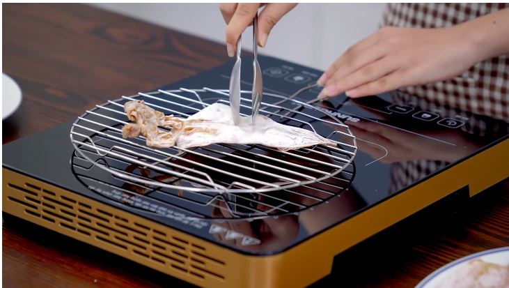 Sử dụng chế độ nướng của bếp hồng ngoại